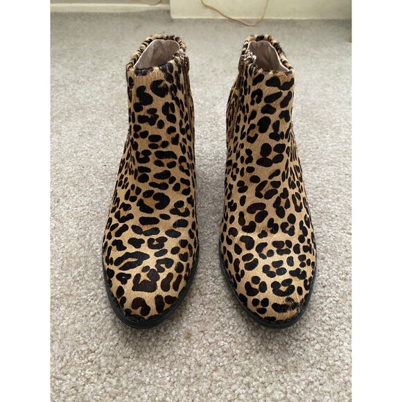 Vionic Georgia Cheetah Leopard Calf Hair Ankle Booties Women's Size 6 - Picture 3 of 12
